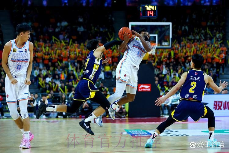 广东队记分享趣味瞬间:“人传人”系列又来了之旺出没 广东队记分享趣味瞬间:“人传人”系列又来了之旺出没